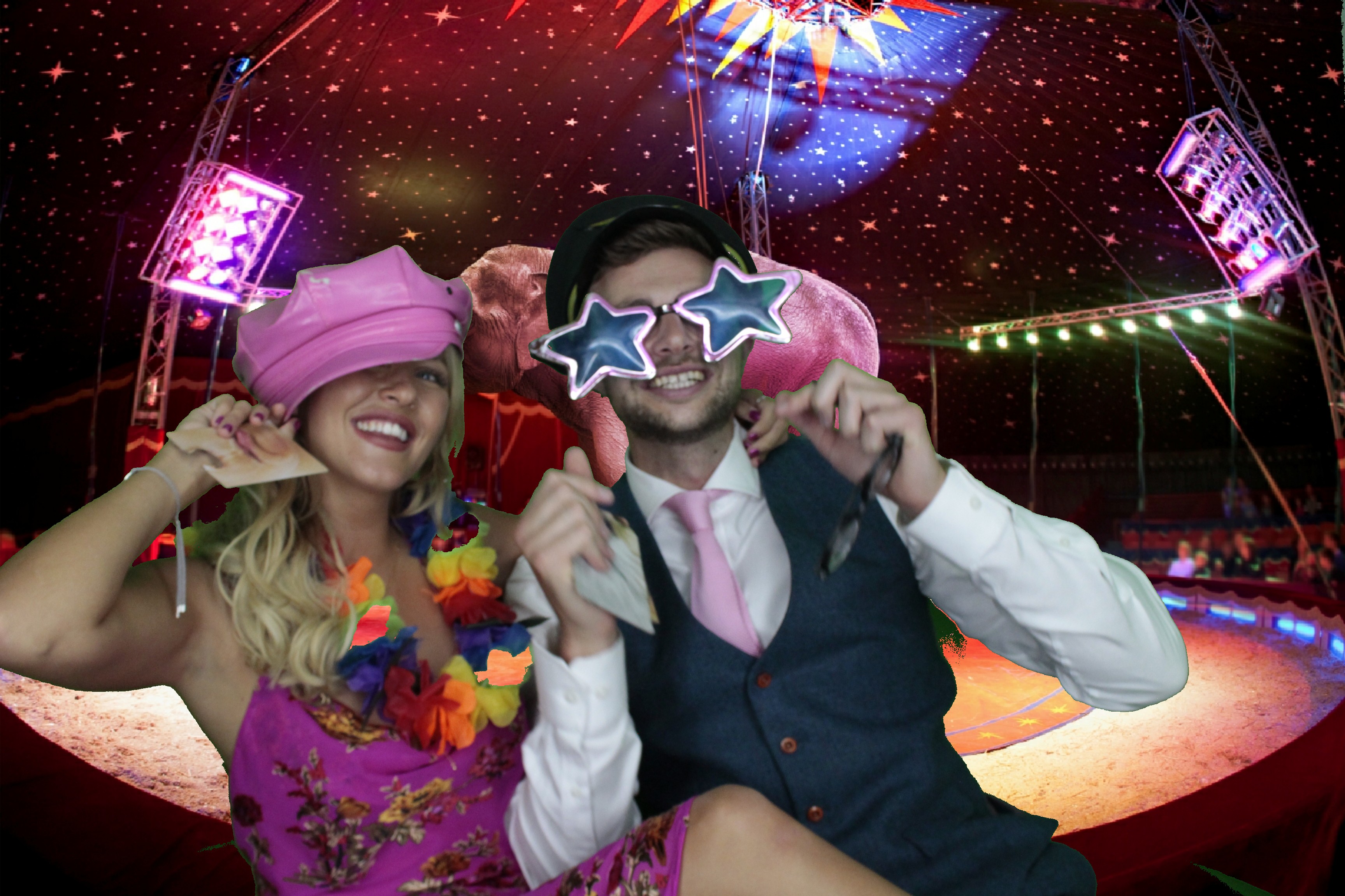 Mr & Mrs Bowles | View more photos from the event at gallery.myphotoboothexperience.co.uk/u/MyPhotoBoothExperienceLtd/Mr-Mrs-Bowles